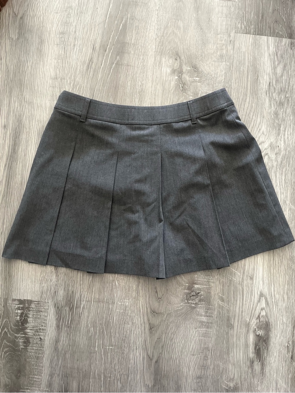 Uniqlo Gray Pleated Mini Skort
